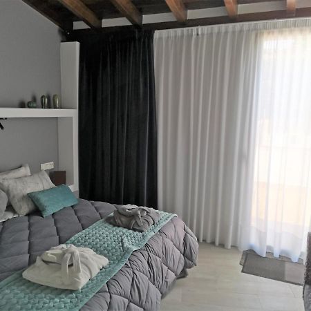 شقة Fg Albayzin Apartamento Deluxe Con Terraza Vistas Y Parking Gratis غرناطة المظهر الخارجي الصورة
