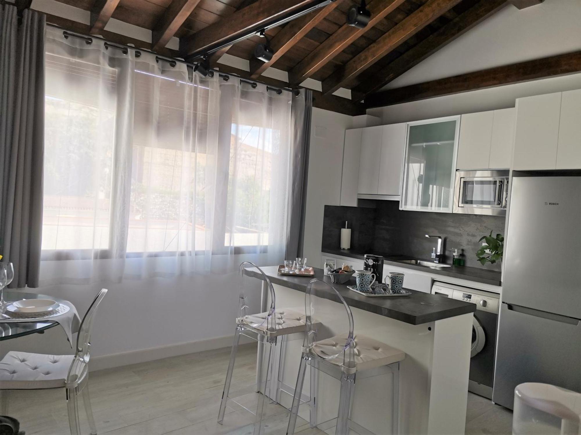 شقة Fg Albayzin Apartamento Deluxe Con Terraza Vistas Y Parking Gratis غرناطة المظهر الخارجي الصورة