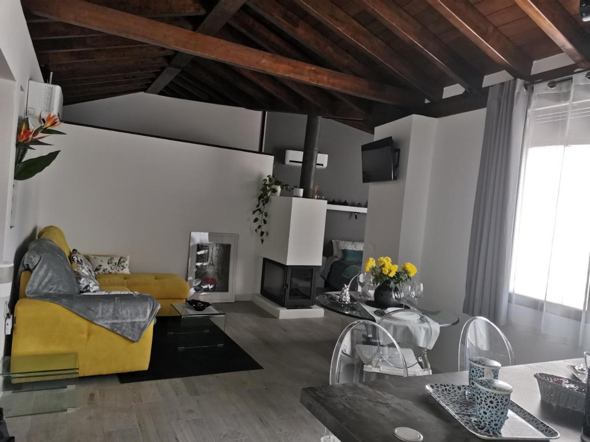 شقة Fg Albayzin Apartamento Deluxe Con Terraza Vistas Y Parking Gratis غرناطة المظهر الخارجي الصورة