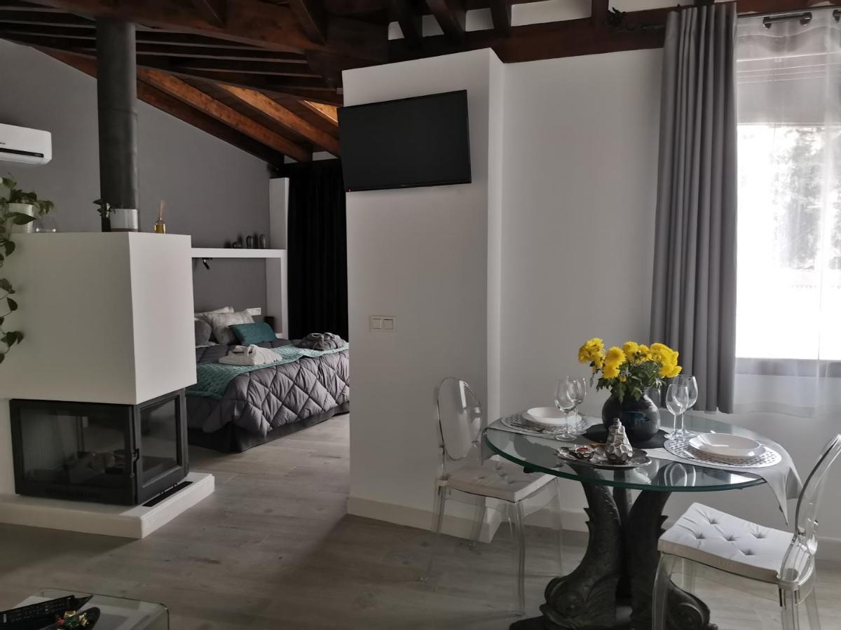 شقة Fg Albayzin Apartamento Deluxe Con Terraza Vistas Y Parking Gratis غرناطة المظهر الخارجي الصورة