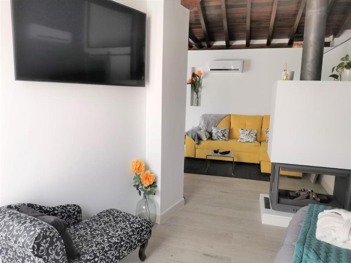 شقة Fg Albayzin Apartamento Deluxe Con Terraza Vistas Y Parking Gratis غرناطة المظهر الخارجي الصورة