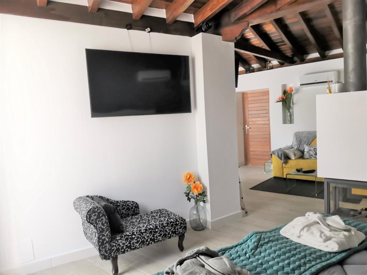شقة Fg Albayzin Apartamento Deluxe Con Terraza Vistas Y Parking Gratis غرناطة المظهر الخارجي الصورة