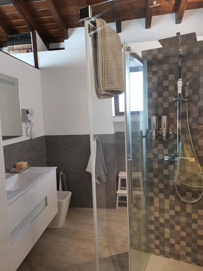 شقة Fg Albayzin Apartamento Deluxe Con Terraza Vistas Y Parking Gratis غرناطة المظهر الخارجي الصورة